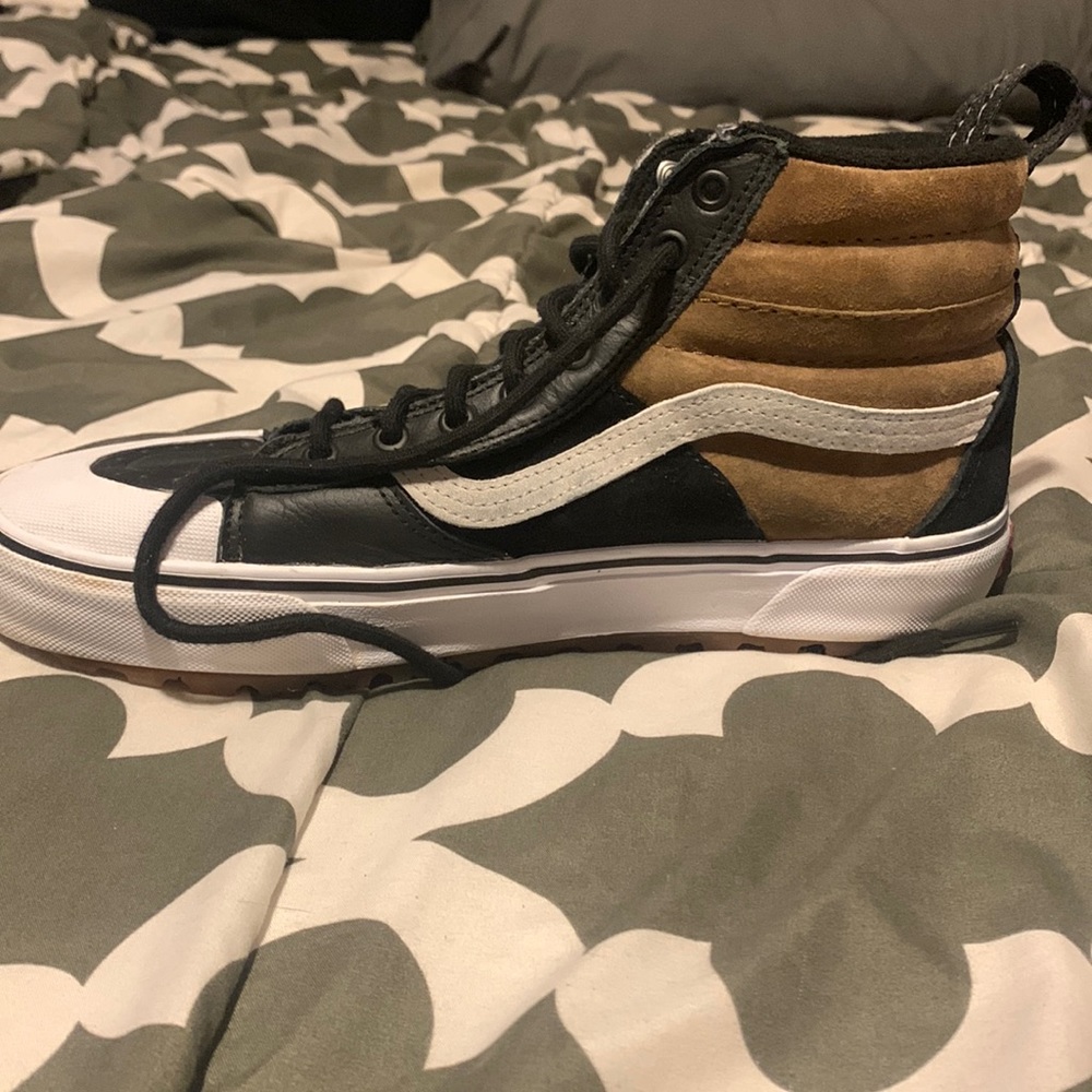 Vans Size 10 Hiking Sneaker Water Resitent Eco Friendly Brown Black and White